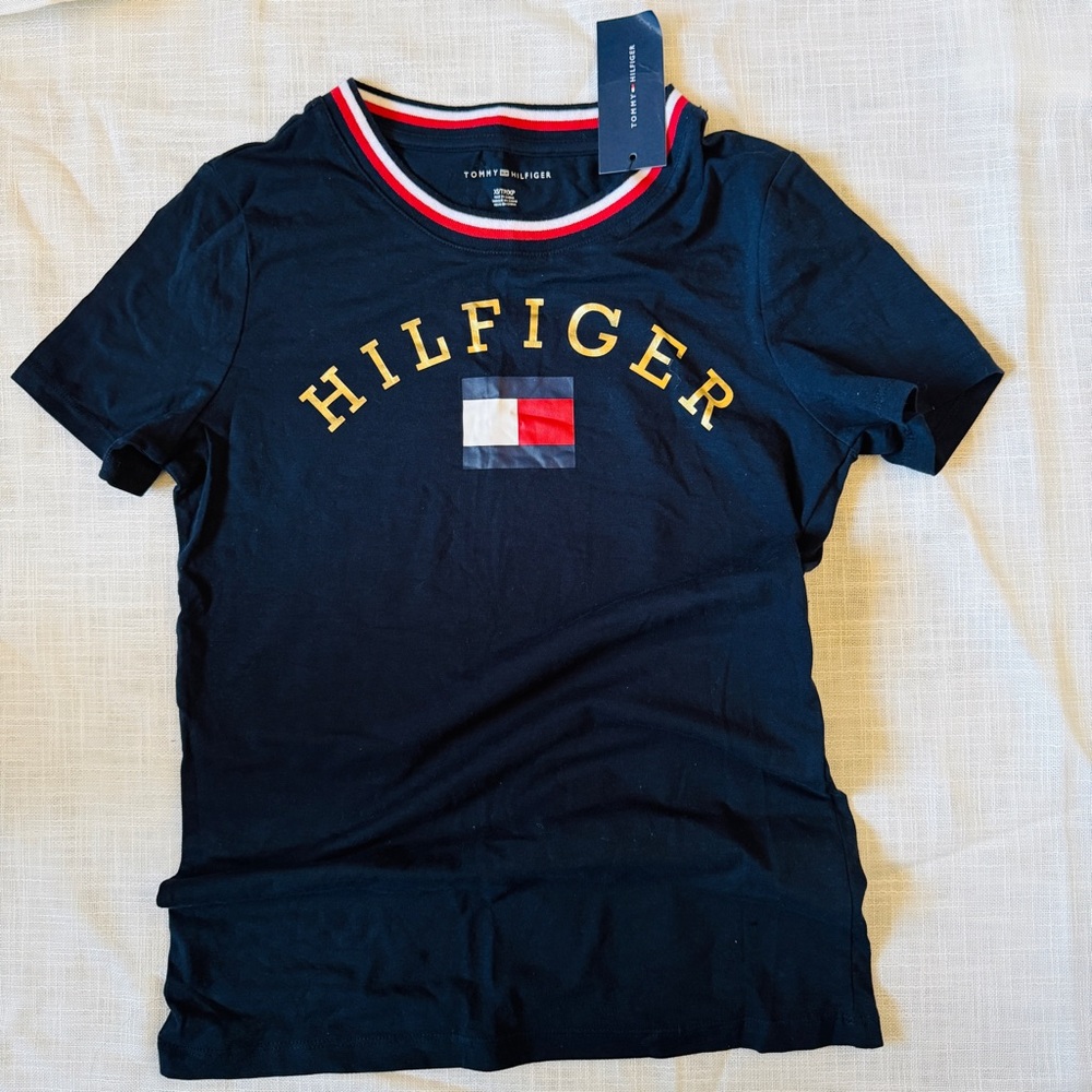 NWT Women Tommy Hilfiger Black Tee size XS